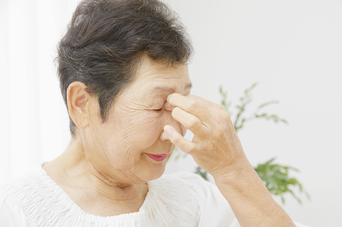 まぶしい、かすむ、眼鏡でも思うように見えない